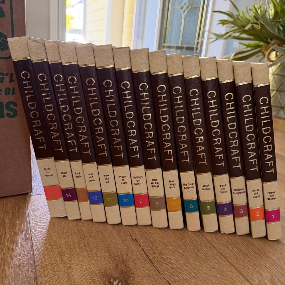 Vintage 1975 Childcraft The How and Why Library 15 Volume Set Gold Gilt Edges